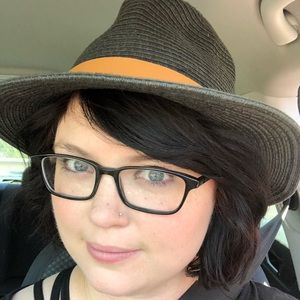 Meet your Posher, Chelsye